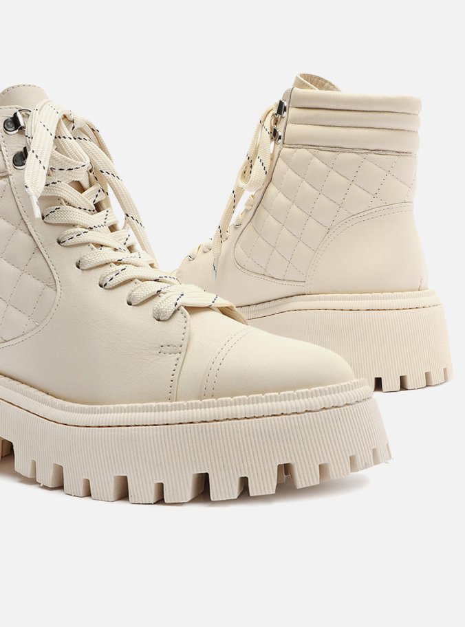 Coturno Off-White Couro Tratorado Matelassê