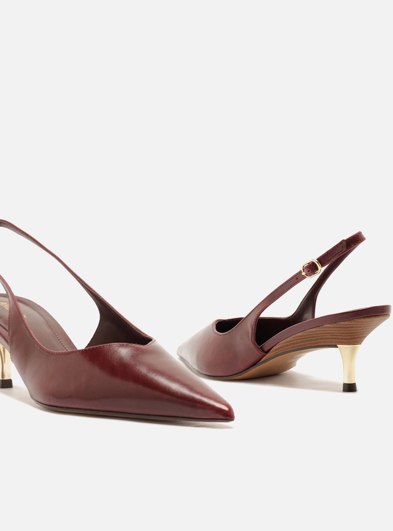 Scarpin Vermelho Couro Salto Fino Fivela Slingback — foto 4
