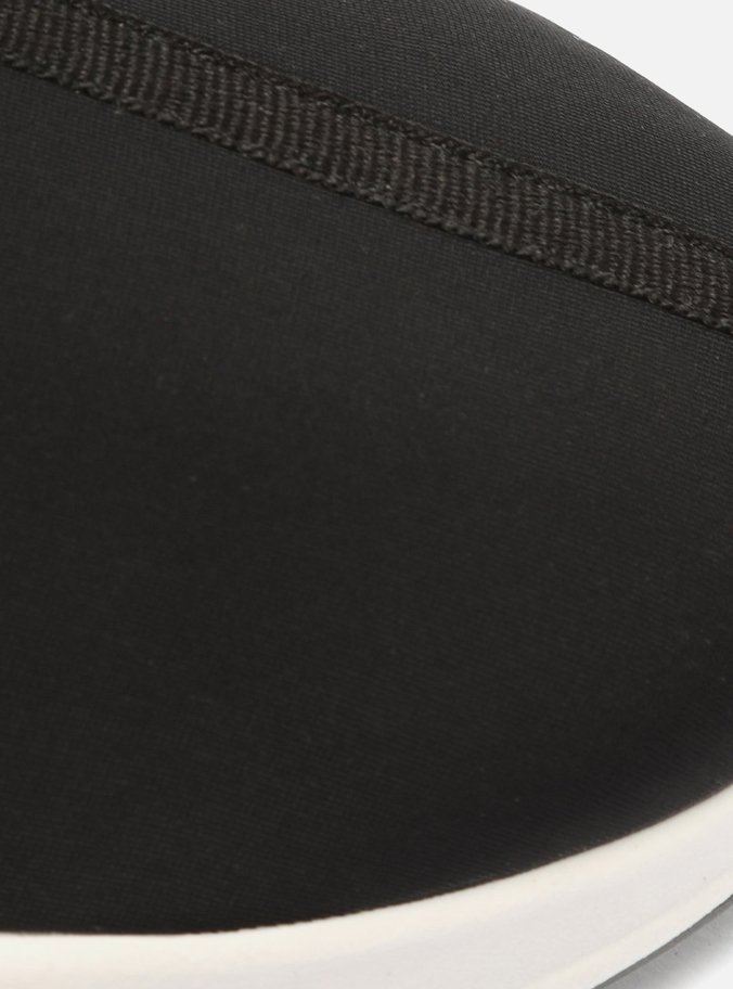 Tênis Slip On Preto Tecido Emborrachado