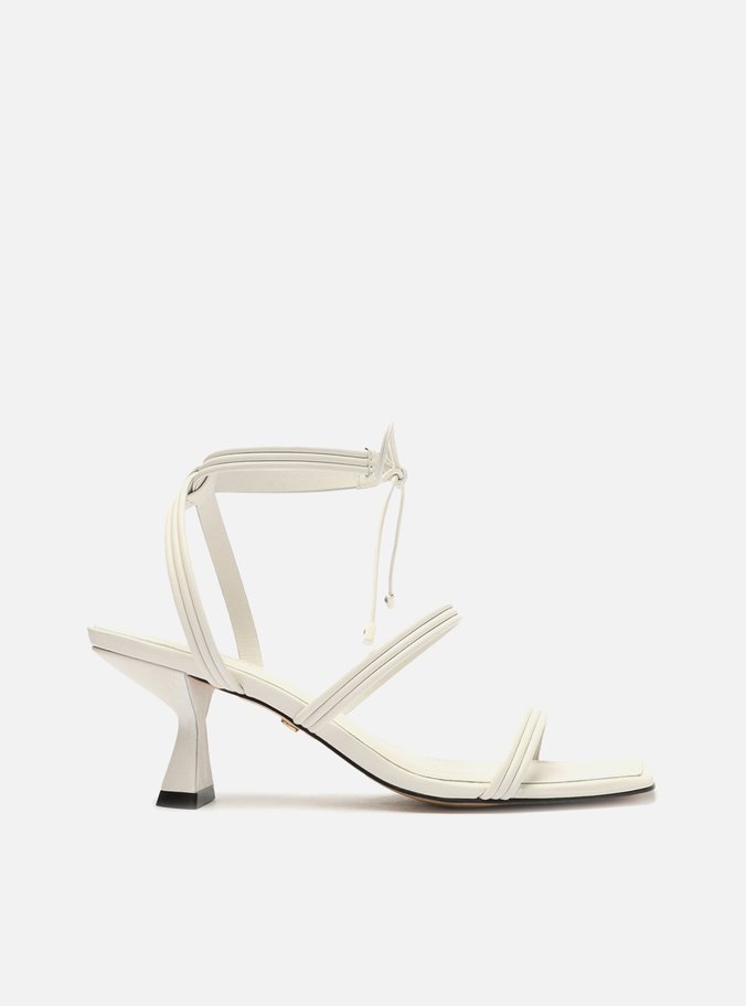 Sandália Branca Salto Médio Bico Quadrado Arezzo