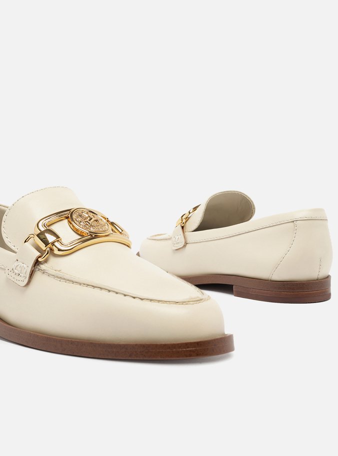 Mocassim Branco Couro Medalha