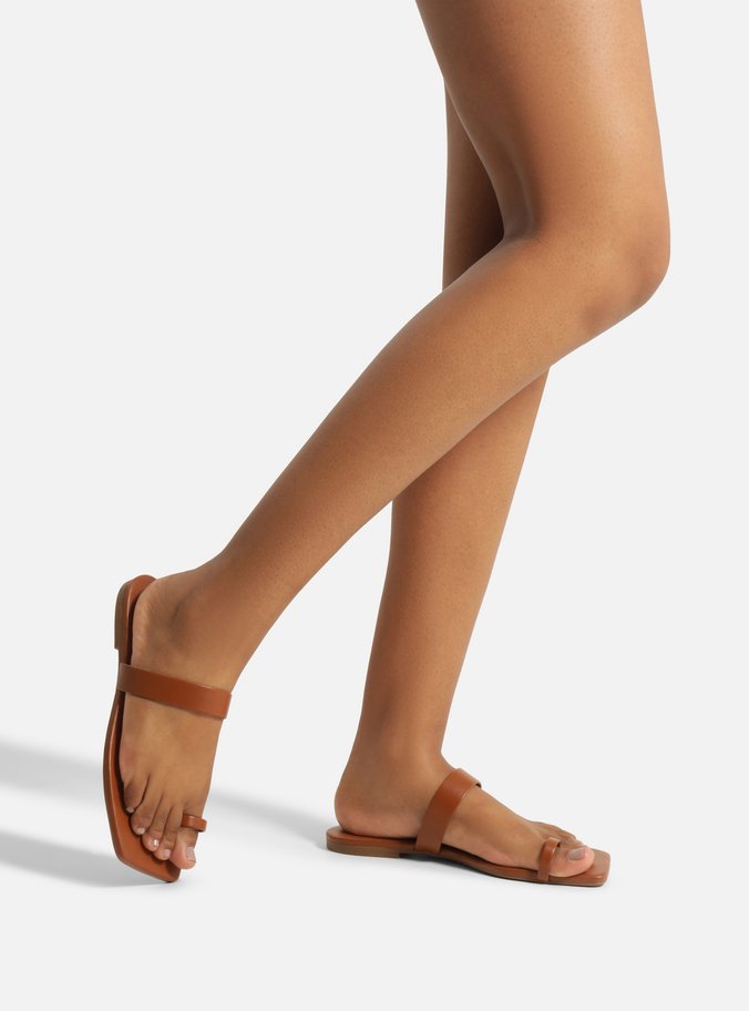 Rasteira Marrom Tira Dedeira Bico Quadrado