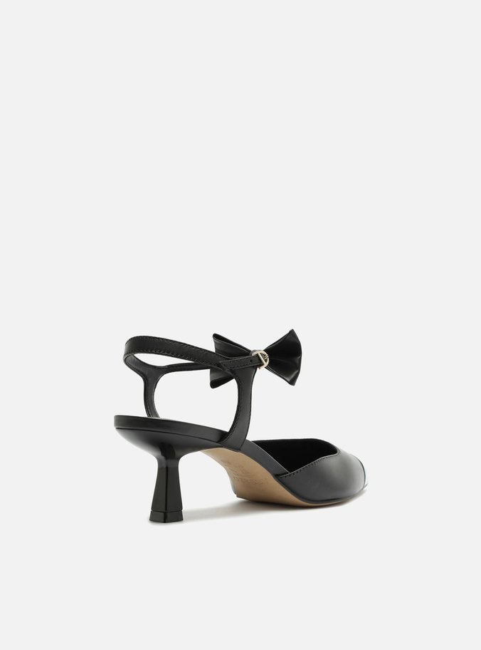 Scarpin Preto Couro Salto Fino Laço Classy
