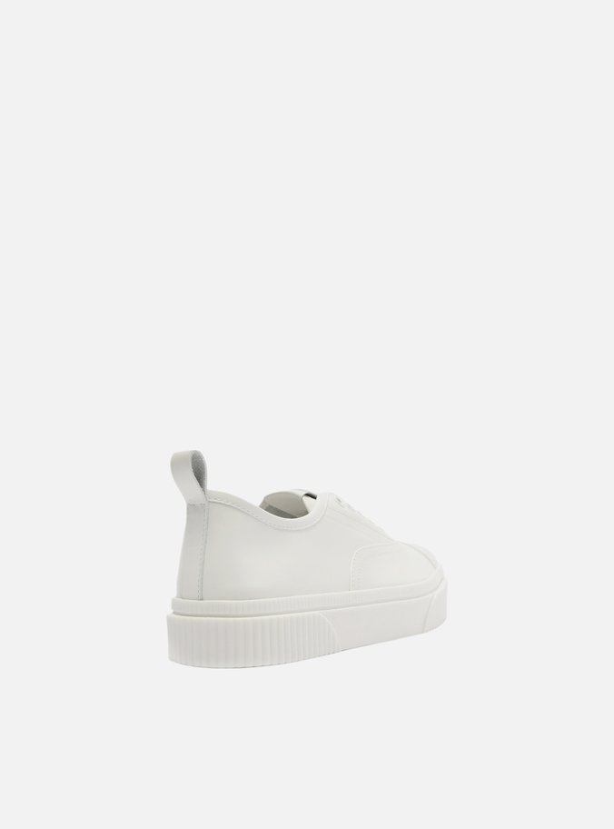Tênis Slip On Branco Couro Ilhós