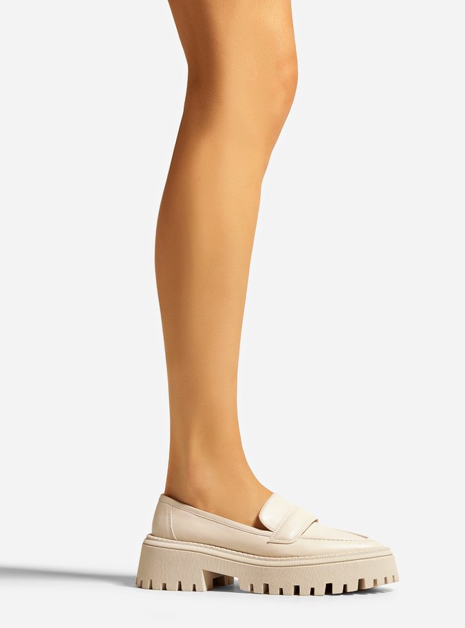 Mocassim Off-White Couro Tratorado Tira