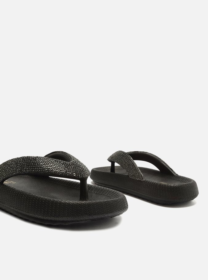 Chinelo de Dedo Preto Kioto Strass