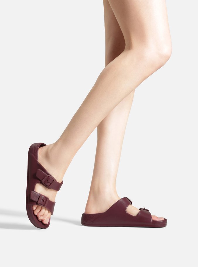 Slide Vermelha Bico Redondo Fivela Brizza