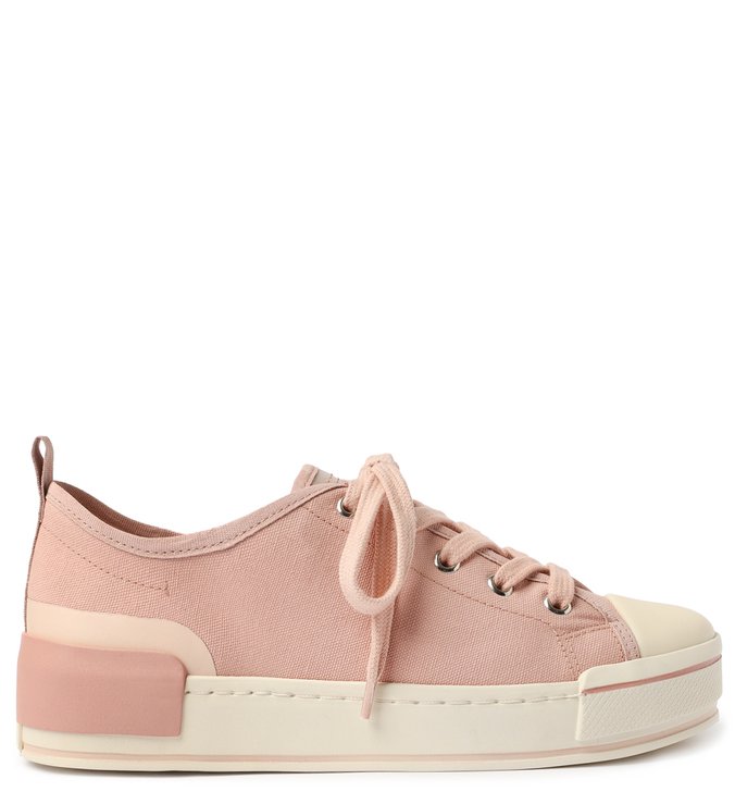 tenis com pompom arezzo