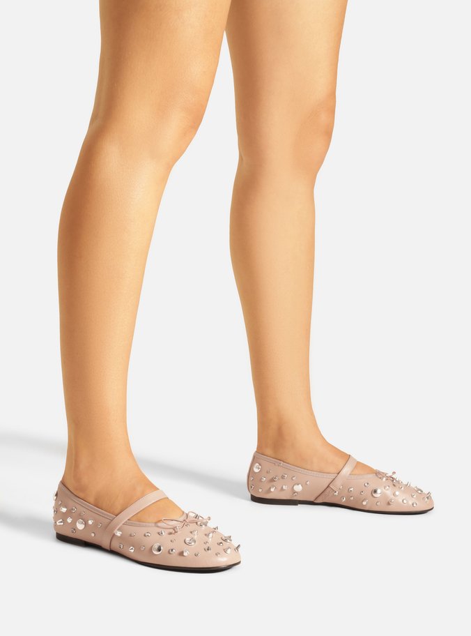 Sapatilha Rosa Couro Tachas Laço
