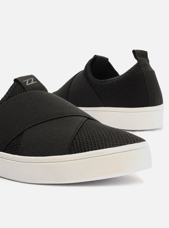 Tênis Slip On Preto Tecido Elásticos
