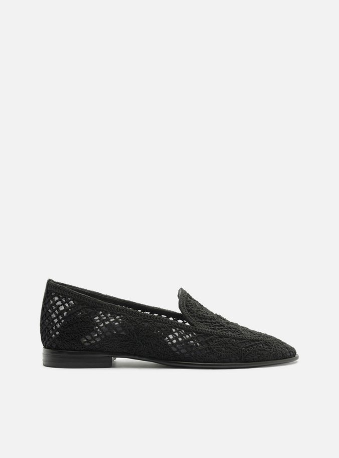 Mocassim Preto Bico Redondo Bordado