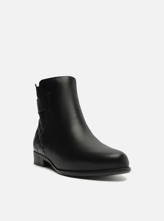 Bota Preta Couro Cano Curto Matelassê