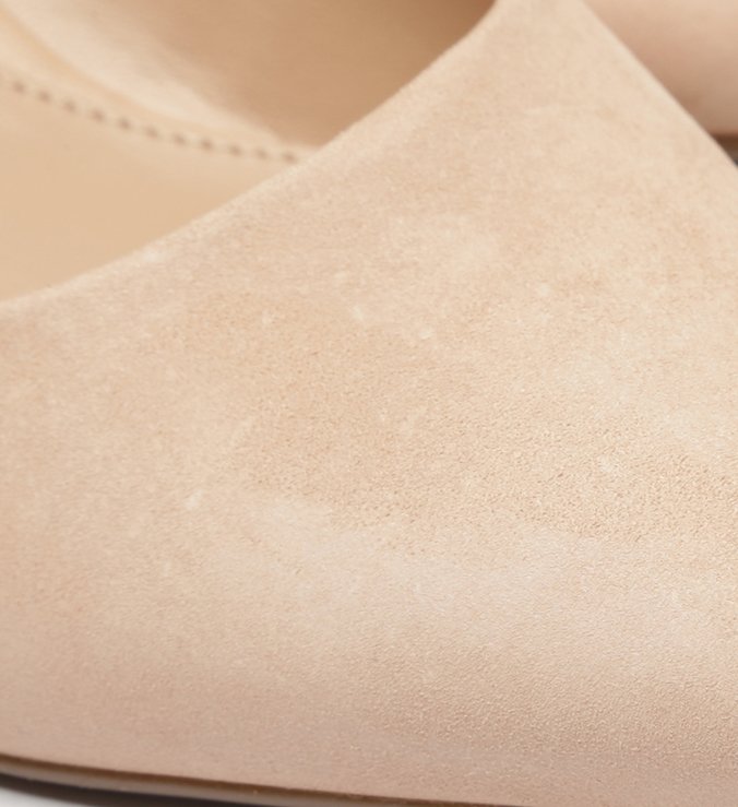 Scarpin Nude Nobuck Salto Baixo Fino