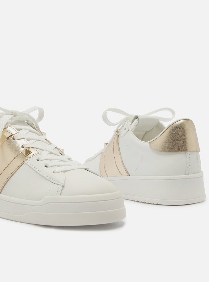 Tênis Branco Couro Detalhe Lateral Dourado