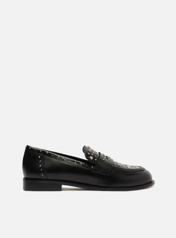 Mocassim Preto Couro Bico Redondo Aplicações