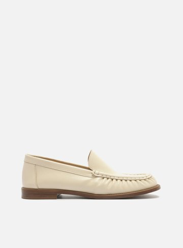 Arezzo — Mocassim Off White Couro Bico Redondo Costura