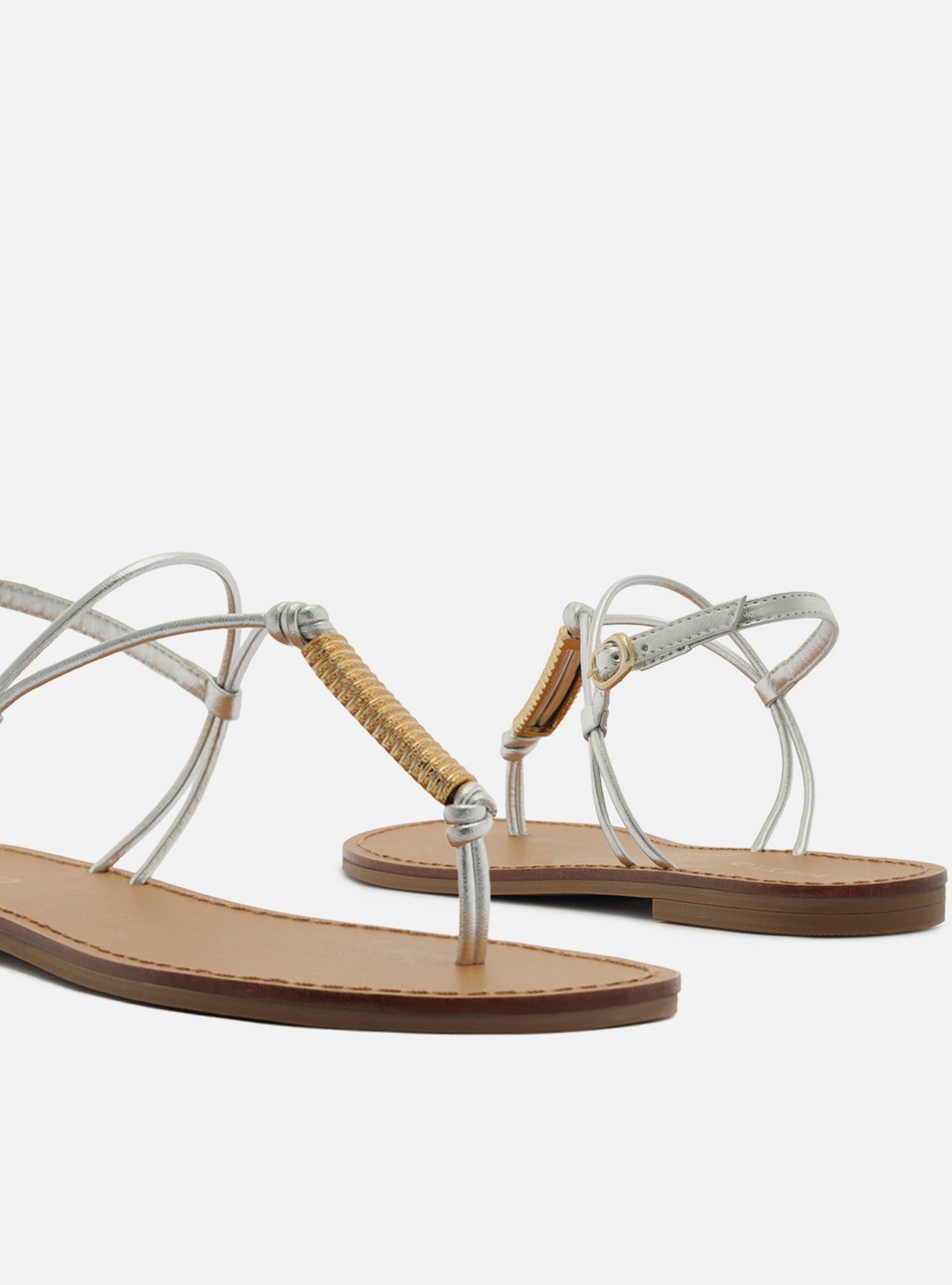 Sandália Rasteira Prata Slim Metal Mola — foto 4