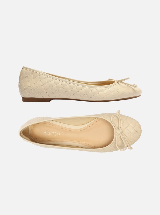 Sapatilha Off-White Matelassê Bico Redondo