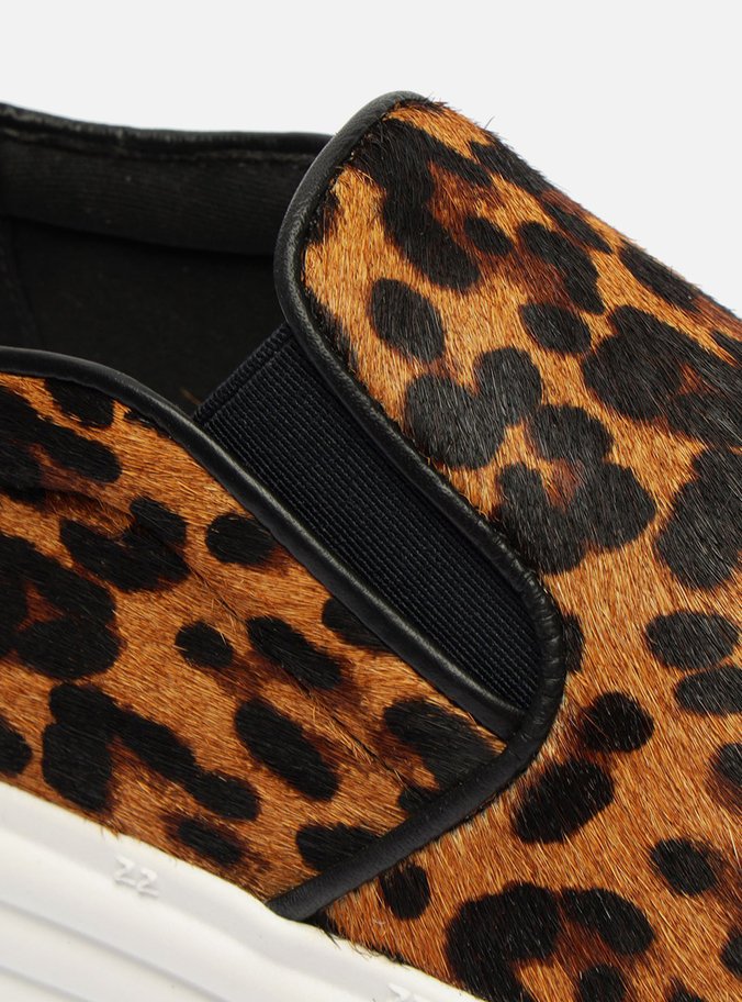 Slip on oncinha arezzo clearance