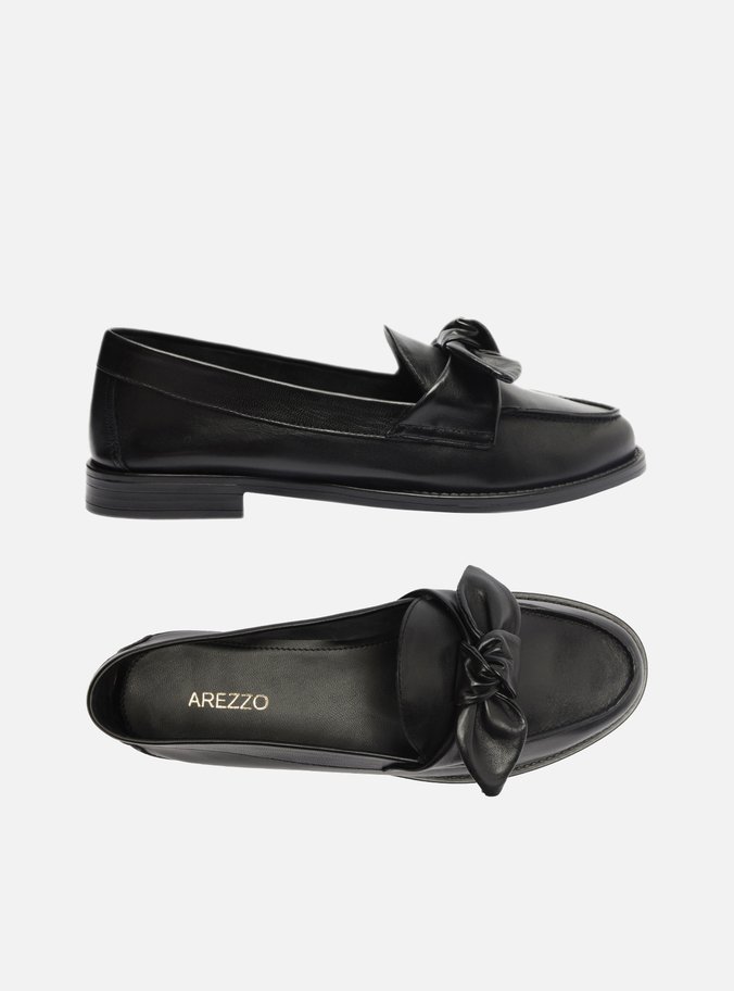 Mocassim Preto Couro Bico Redondo Tiras Nó