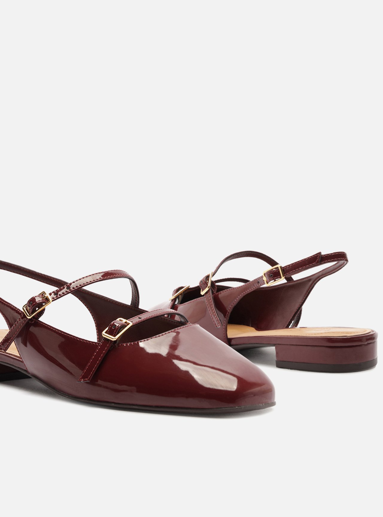 Sapatilha Vinho Verniz Tiras Slingback — foto 4