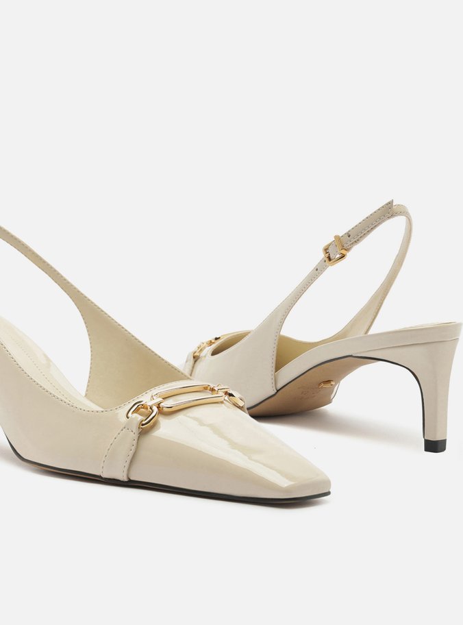 Scarpin Branco Verniz Salto Baixo Slingback Metal