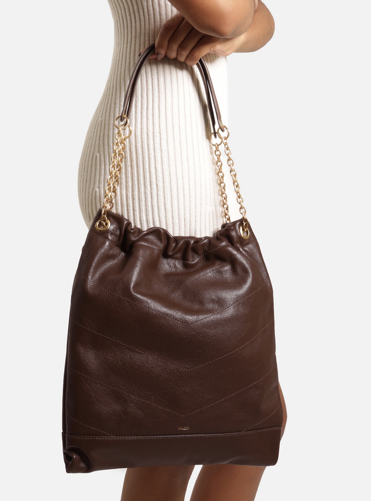 Bolsa Hobo Marrom Couro Média Corrente Dourada — foto 6