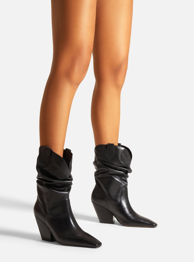 Bota Preta Couro Cano Franzido Salto Médio