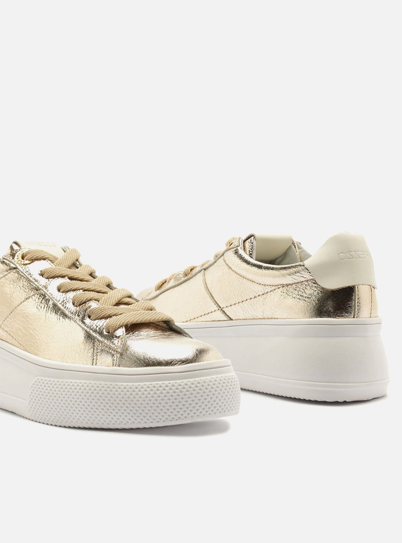 Tênis Dourado Couro Flatform — foto 4