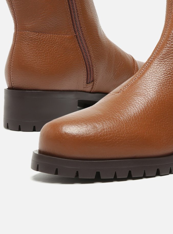 Bota Marrom Cano Curto Tratorada