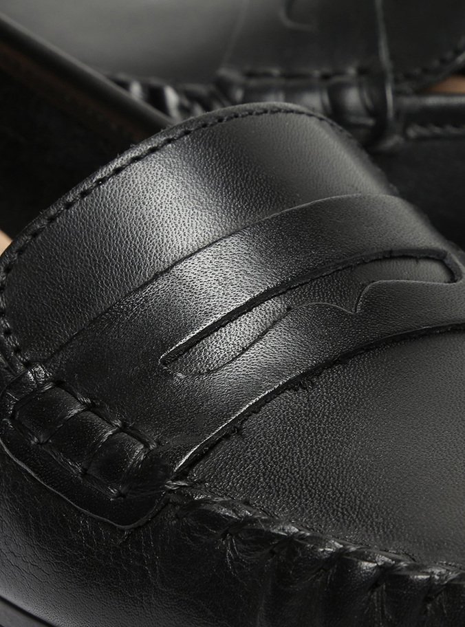 Mocassim Preto Detalhe Franzido
