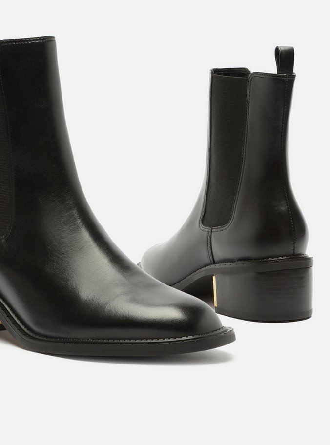 Bota Preta Couro Cano Curto Elástico Metal