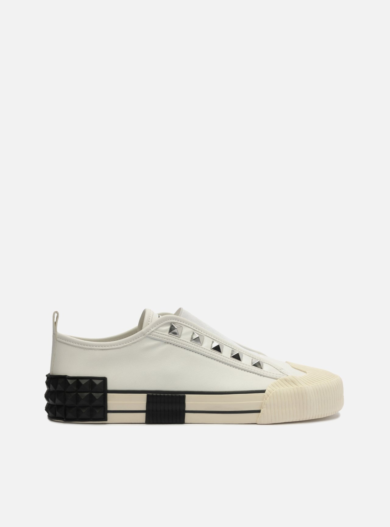 Tênis Slip On Branco Bico Redondo — foto 1