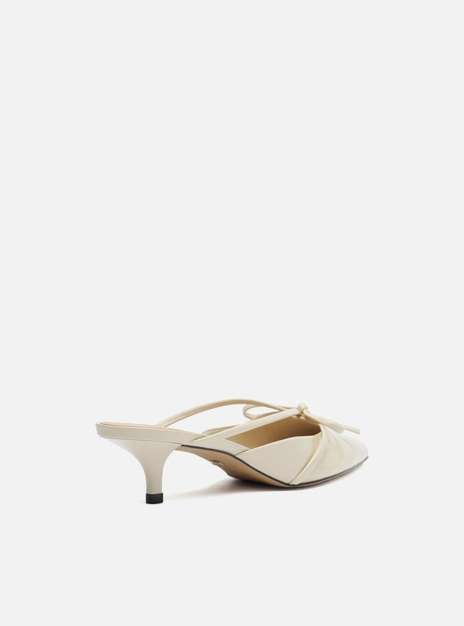 Mule Branca Verniz Salto Kitten Laço