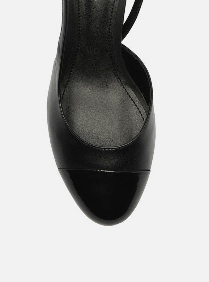 Scarpin Preto Couro Bico Redondo Cap Toe