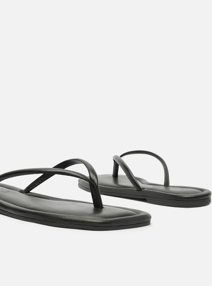 Rasteira Preta Flip Flop Bico Quadrado