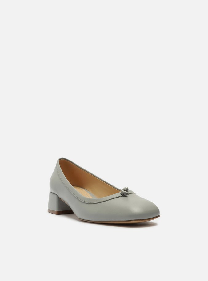 Scarpin Cinza Couro Salto Bloco Detalhe