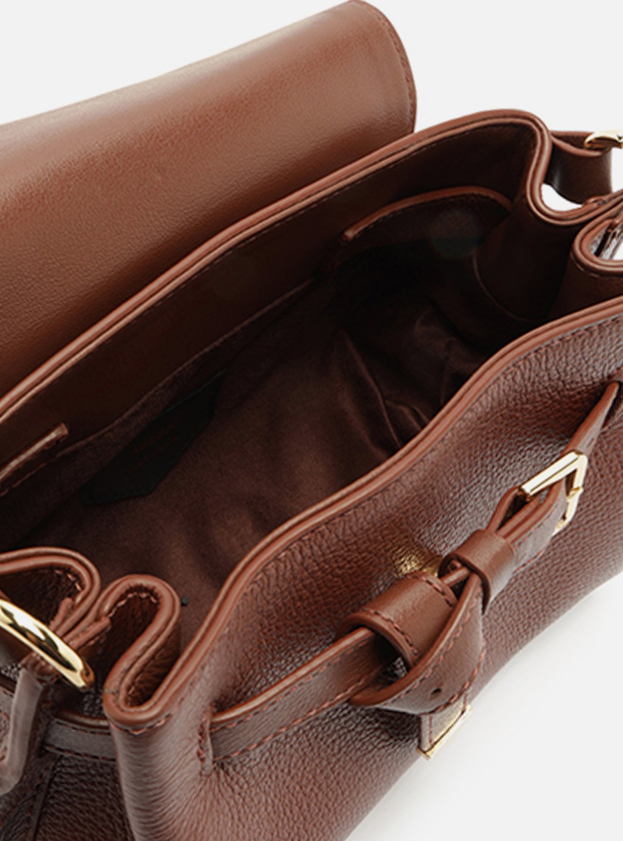 Bolsa Tiracolo Marrom Couro Pequena Fivela Dourada — foto 4