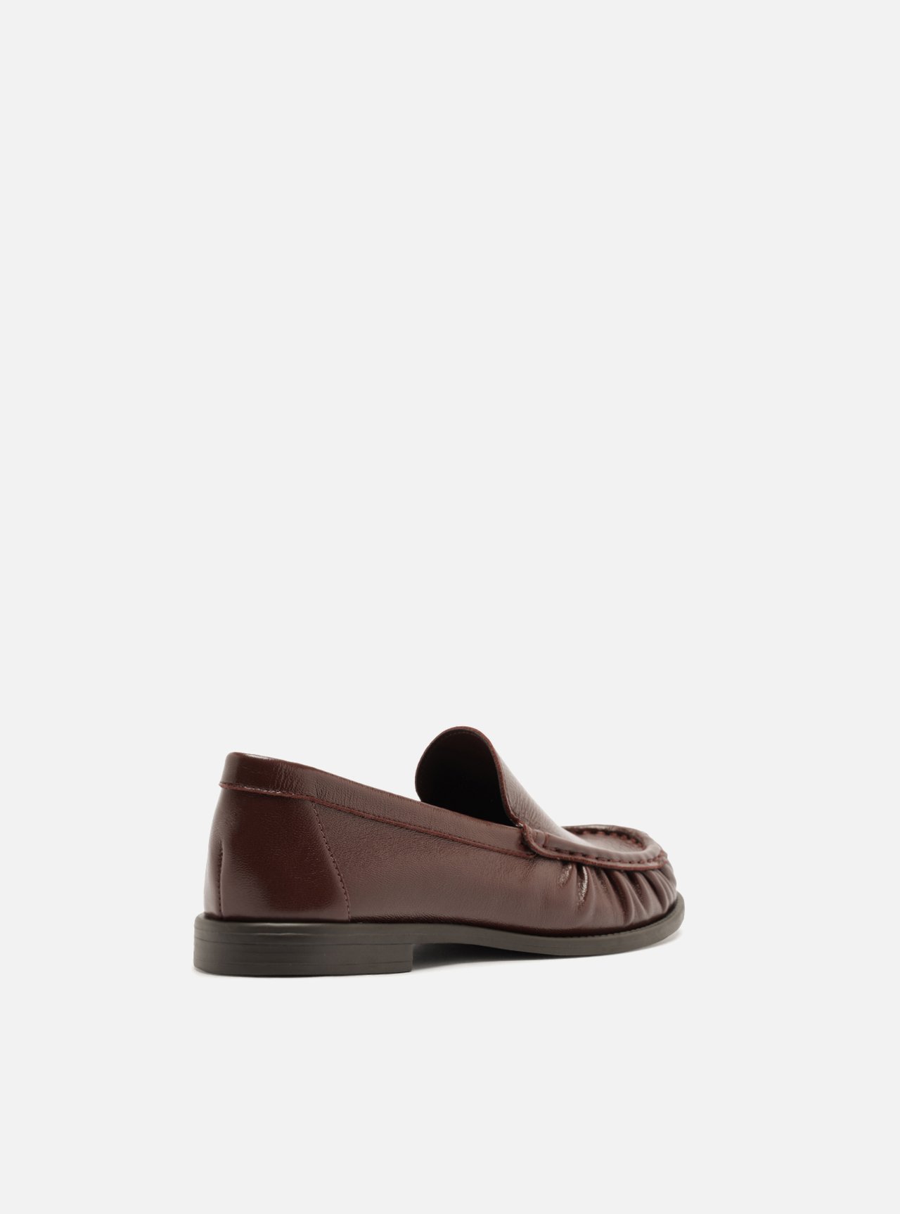 Mocassim Bordô Couro Bico Redondo Costura — foto 3