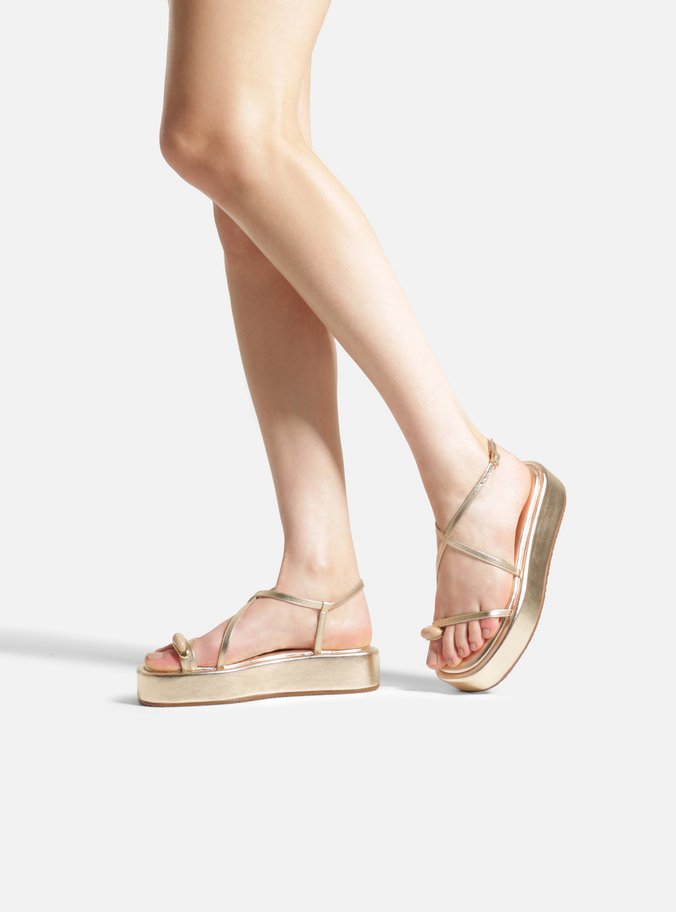 Sandália Dourada Couro Flatform Dedeira Pedra