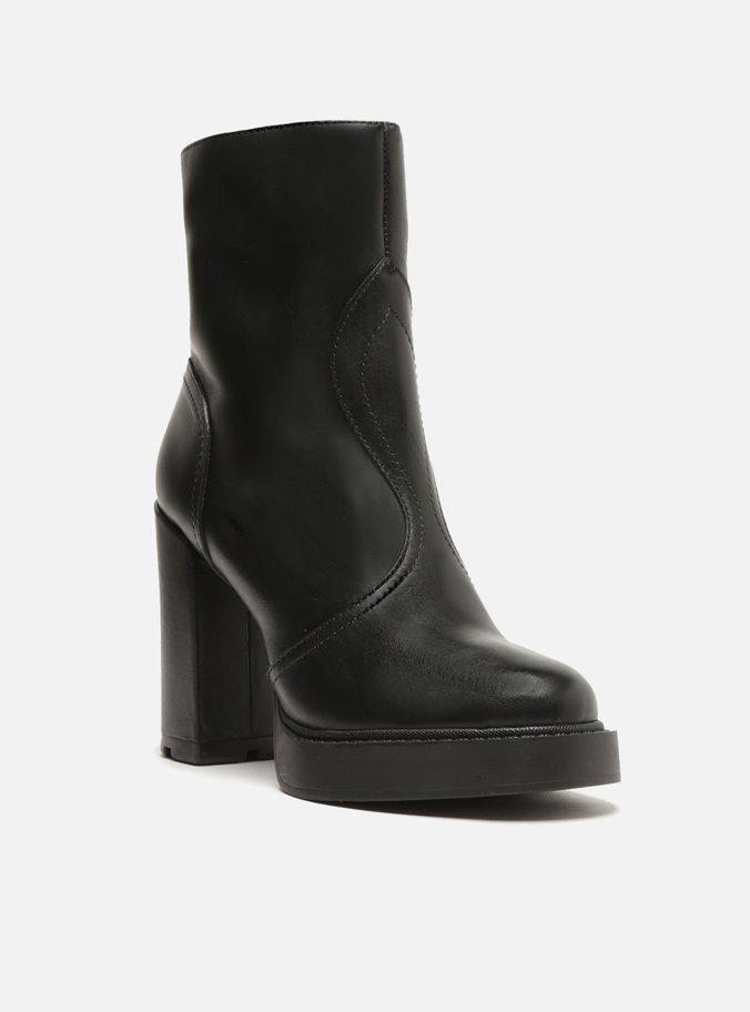 Bota Preta Couro Cano Médio Salto Bloco Detalhe