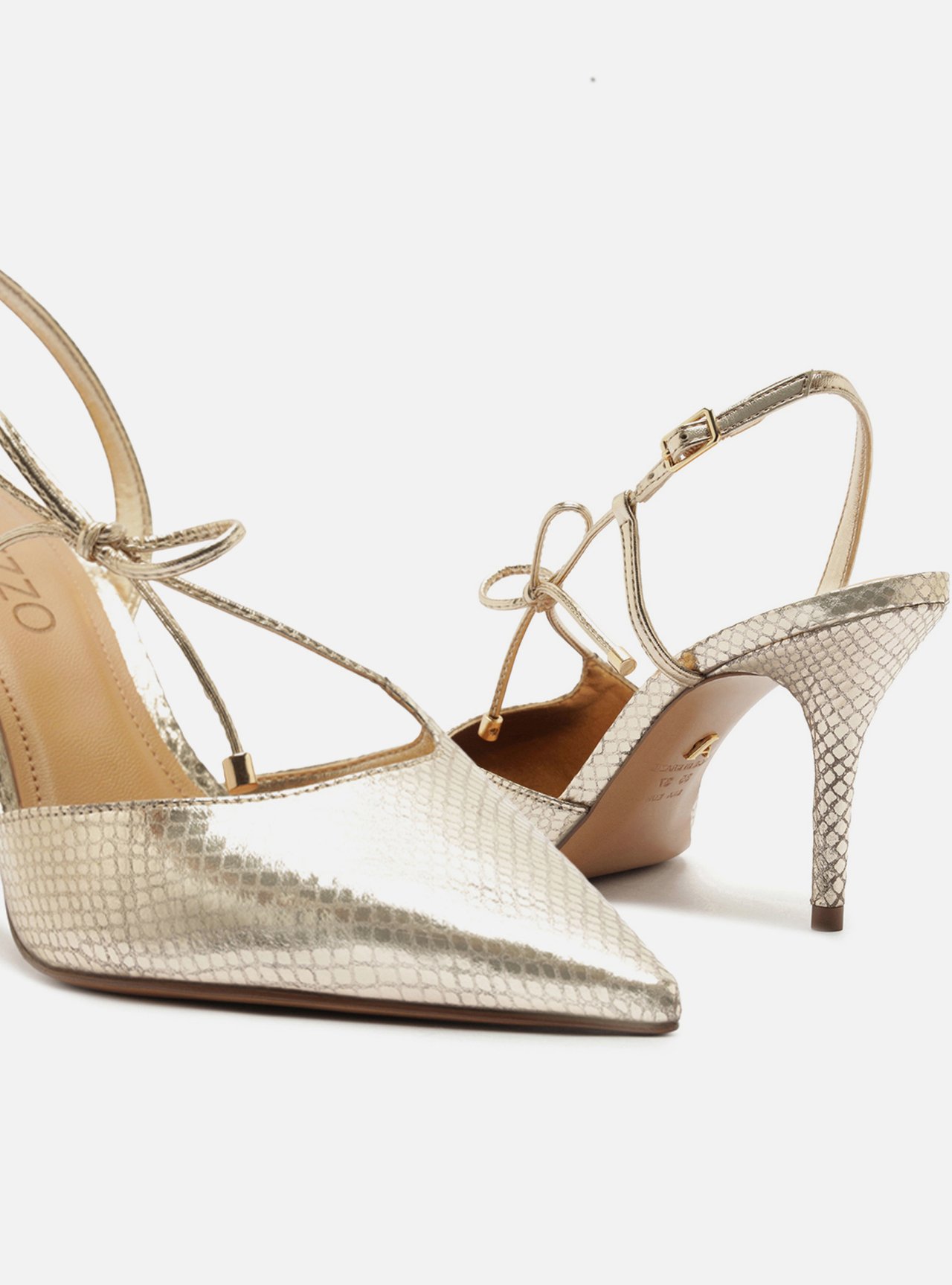 Scarpin Dourado Couro Slingback Salto Fino Lacinho — foto 4