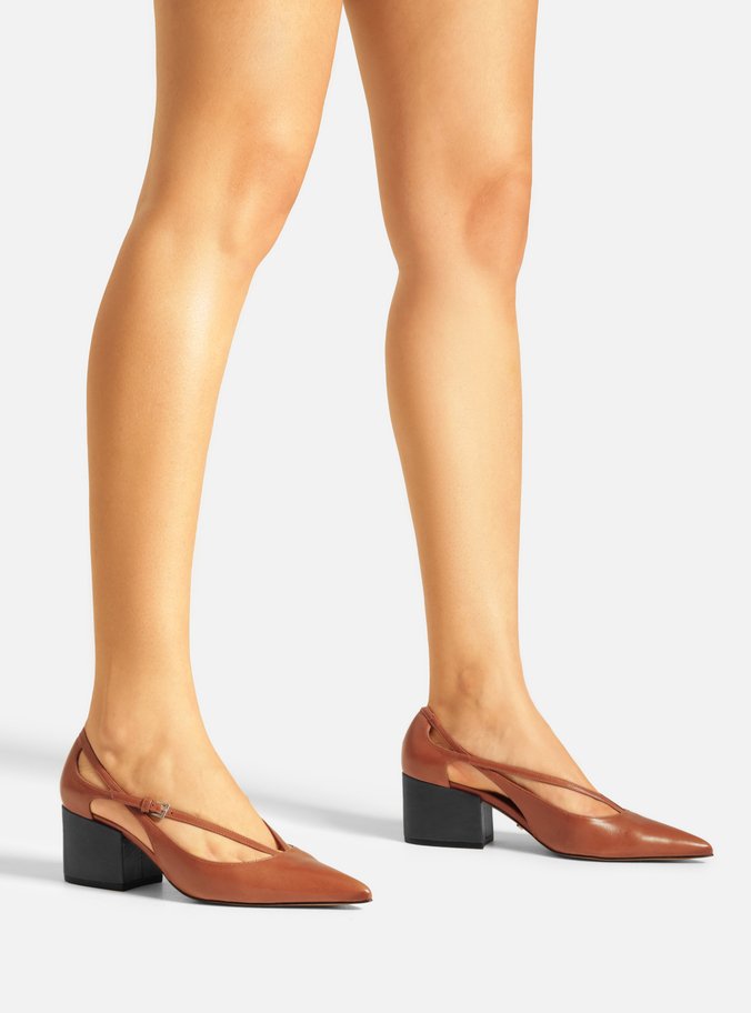 Scarpin Caramelo Couro Bloco Semi Aberto Tiras