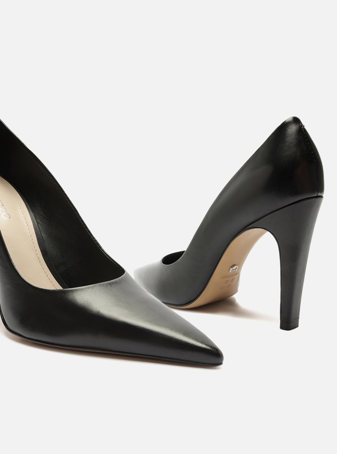 Scarpin Preto Couro Salto Alto Bico Fino