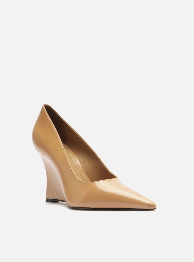 Scarpin Nude Couro Salto Anabela Bico Fino