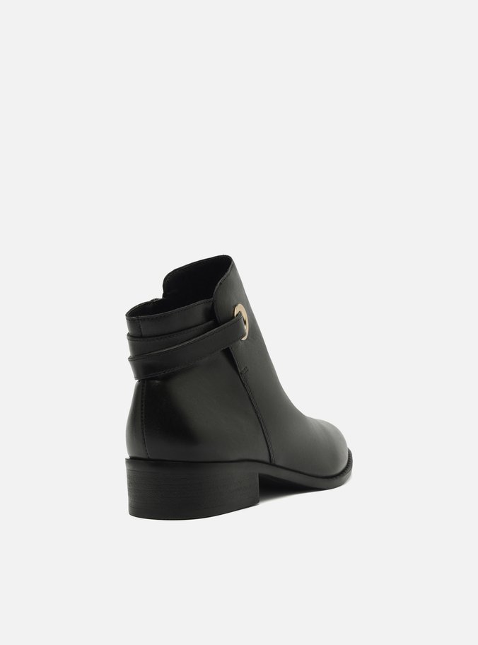 Bota Preta Couro Cano Curto Tiras Ilhós