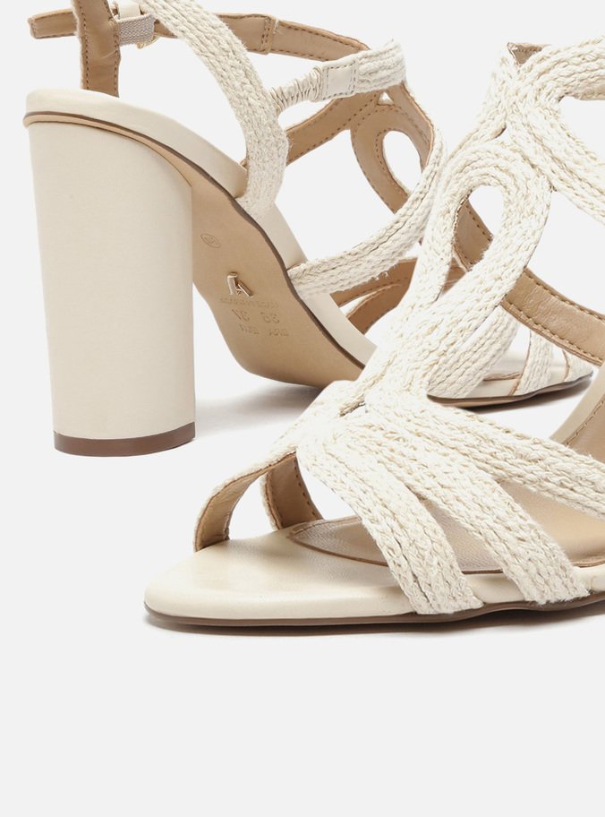 Sandália Off-White Bloco Alto Bordado