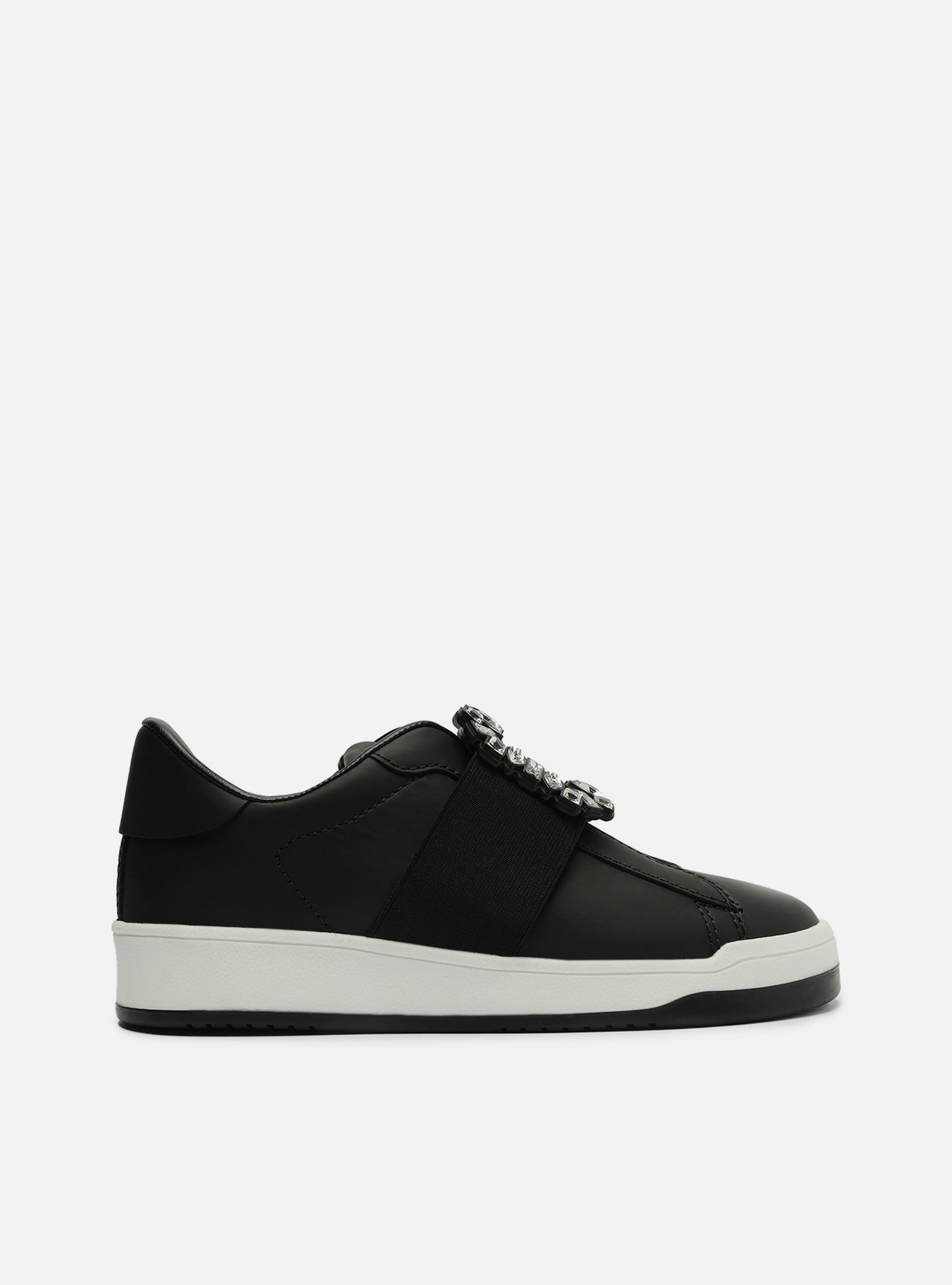 Slip on preto pedraria 2025