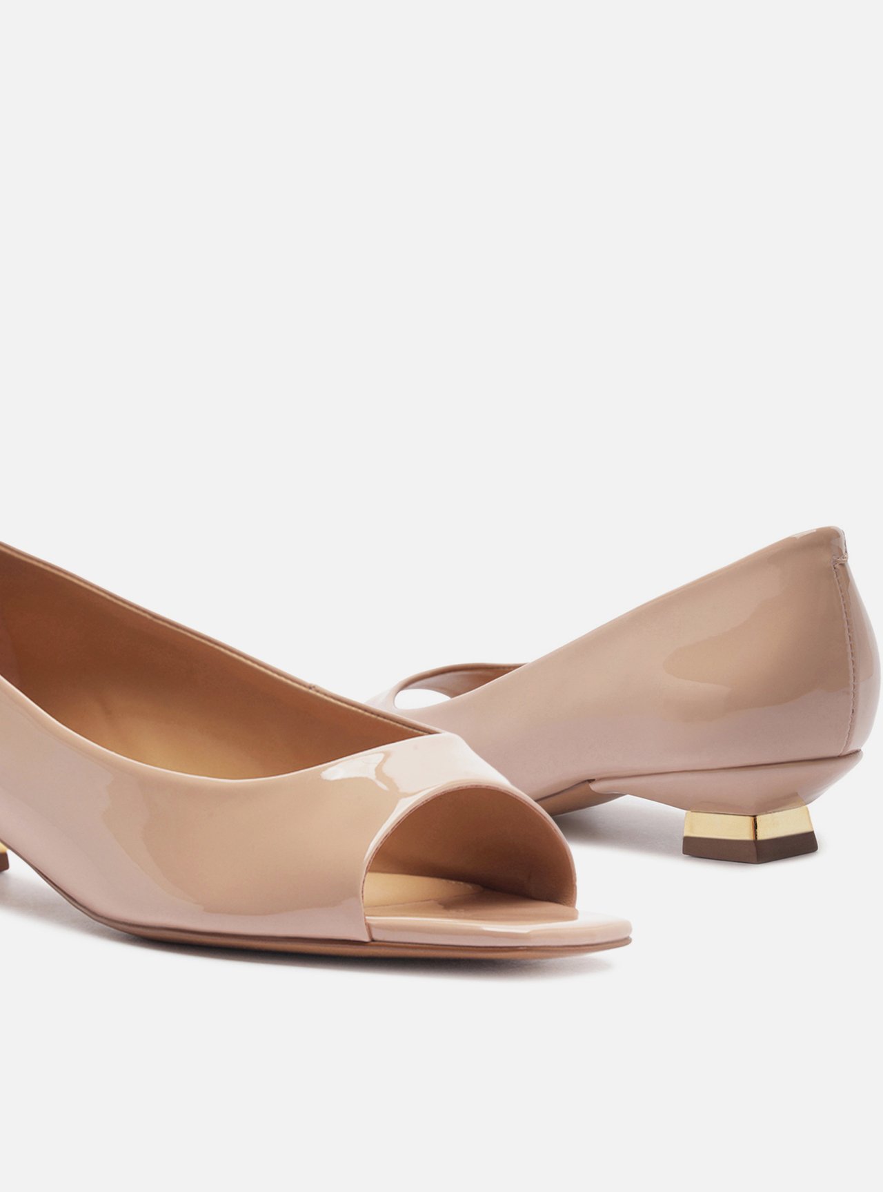 Scarpin Nude Verniz Salto Bloco Metais — foto 4