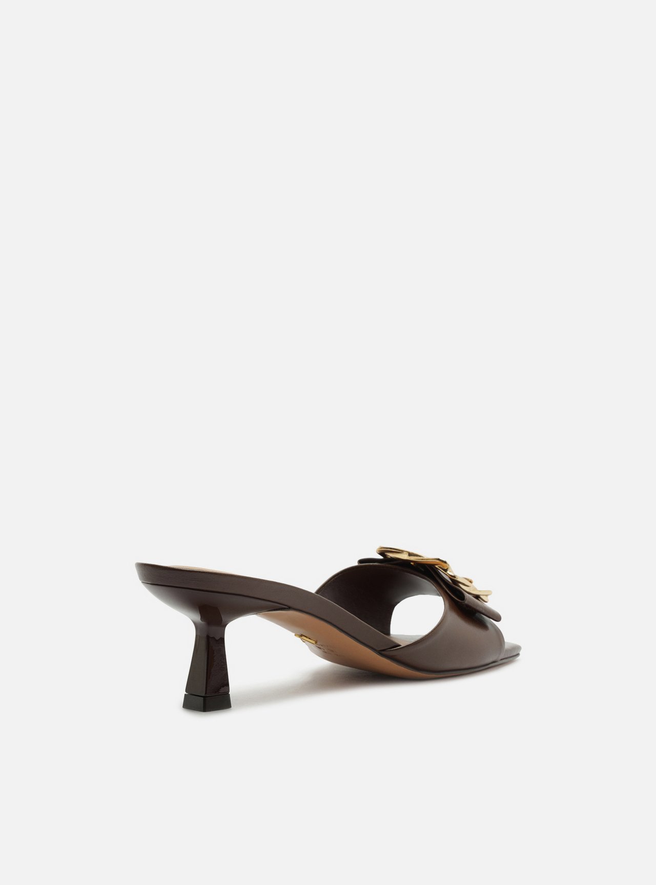 Mule Marrom Couro Salto Kitten Fivela Metal — foto 3